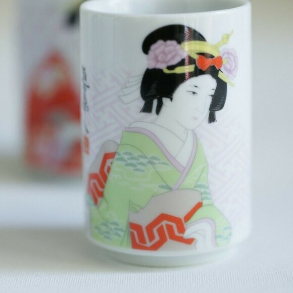 Set of Five Geisha Print Small Sake or Tea Cups - Picture 7 of 12